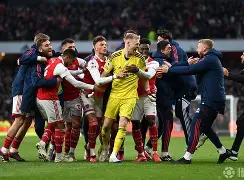 C7娱乐-包含巴黎圣日耳曼主场大胜，实现连胜并稳坐榜首的词条